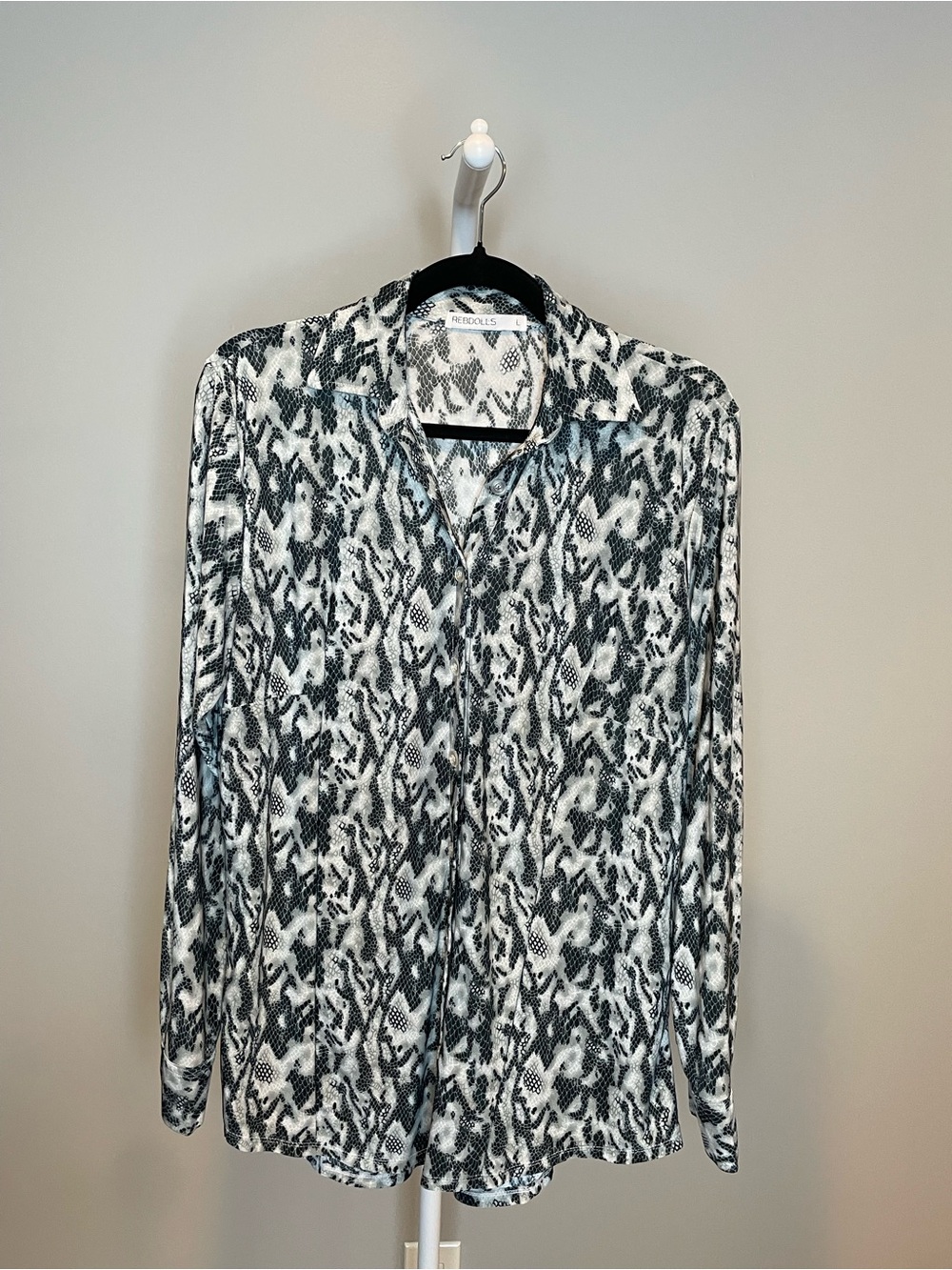 Rebdolls Black and White Snake-Print Button-Up Shirt and Pant Lounge/Travel Set